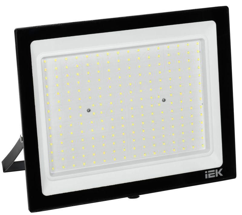 прожектор светодиодный сдо 06-200 6500к ip65 черн. iek lpdo601-200-65-k02 от магазина Штепсель и батарейка.