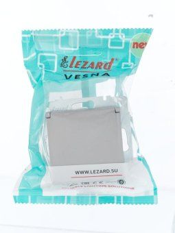 розетка 1-м сп vesna с заземл. с крышкой пбт механизм платина lezard 742-3588-123b от магазина Штепсель и батарейка. - фото_5