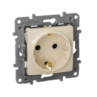 розетка 1-м сп etika 16а ip31 250в 2p+e с заземл. защ. шторки немецк. стандарт винтов. клеммы механизм сл. кость leg 672322 от магазина Штепсель и батарейка. - фото_4