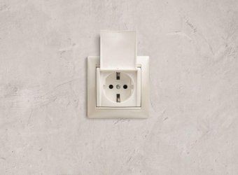 розетка 1-м сп valena 16а ip21 2p+e с заземл. защ. шторки с крышкой винты механизм бел. leg 774422 от магазина Штепсель и батарейка. - фото_13