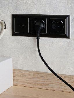 розетка brite рюш10-1-брч 16а с usb a+a 2.1а с заземл. защ. шторки механизм черн. iek br-r14-16-u21-d21-k02 от магазина Штепсель и батарейка. - фото_8