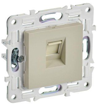 розетка компьютерная rj45 кат.5e skandy sk-k01b беж. iek sk-k10-1-k10 от магазина Штепсель и батарейка.