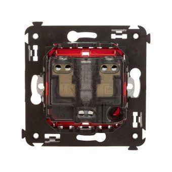 розетка 1-м сп 2мод. avanti "красный квадрат" 16а ip20 2p+e защ. шторки красн. dkc 4401003 от магазина Штепсель и батарейка. - фото_3