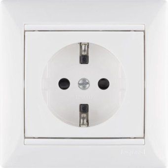 розетка 1-м сп valena 16а ip21 230/250в 2p+e с заземл. защ. шторки на винтах механизм бел. leg 774421 от магазина Штепсель и батарейка. - фото_4