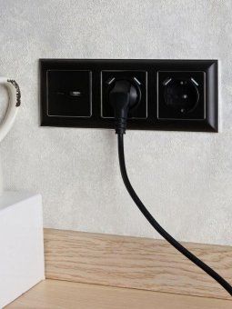 розетка brite рюш10-2-брч 16а с usb a+a 3.1а с заземл. защ. шторки механизм черн. iek br-r14-16-u21-d31-k02 от магазина Штепсель и батарейка. - фото_7