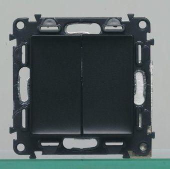 выключатель 2-кл. сп valena in'matic 10а ip20 250в безвинтов. зажимы механизм сер. leg 752005 от магазина Штепсель и батарейка. - фото_2