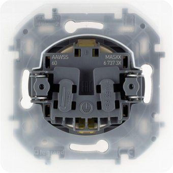 розетка 1-м сп inspiria 16а ip44 250в 2p+e защ. шторки с крышкой немецк. стандарт механизм сл. кость leg 673741 от магазина Штепсель и батарейка. - фото_2