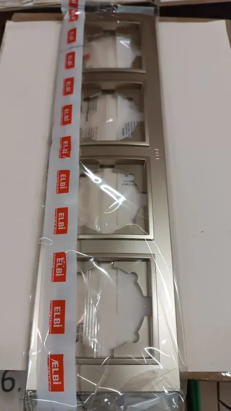 рамка 4-м zena титаниум abb 500-011400-228 от магазина Штепсель и батарейка.